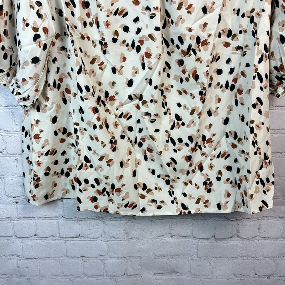 BloomChic Cream and Black Printed Balloon Sleeve V Neck Top Size Large - Picture 6 of 7
